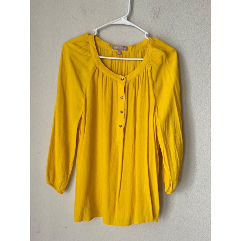 Banana Republic Mustard Yellow Pleated Henley Blouse Long Sleeve Top Womens M